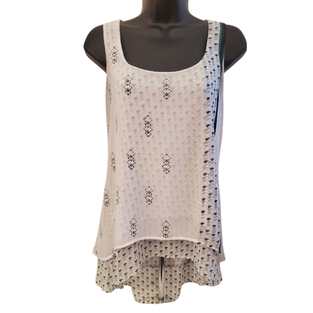 White House Black Market Sleeveless Geometric Pattern Top Green & White Size S